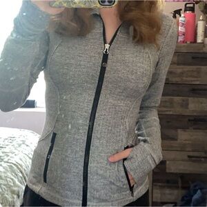 Lululemon define jacket size 6